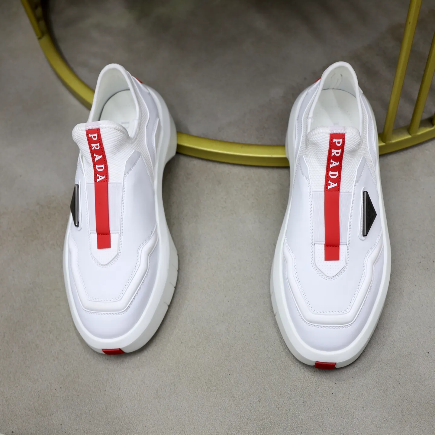 Men's shoes: 620💰🙅‍♂️🙅‍♂️🙅‍♂️ Brand: PRADA Standard code: 38–44 (45 can be customized) Level: Same as the official website Material: Original cowhide fabric Comfortable sheepskin lining Lightweight wear-resistant outsole Style category: Men's fashionable casual shoes and boots Running sneakers Distinguished luxury brand elements Top luxury Color: actual picture color